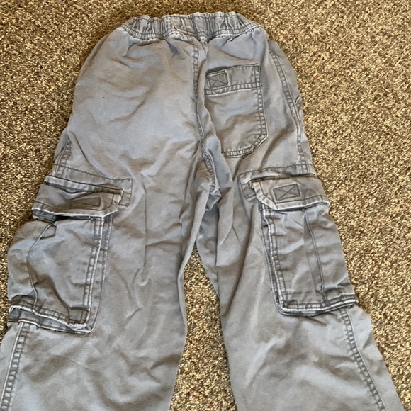 Children’s Place youth Grey Cargo Pants, size 6 - Picture 5 of 5